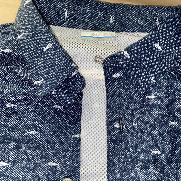 Columbia PFG button down shirt. Size large - Picture 3 of 6